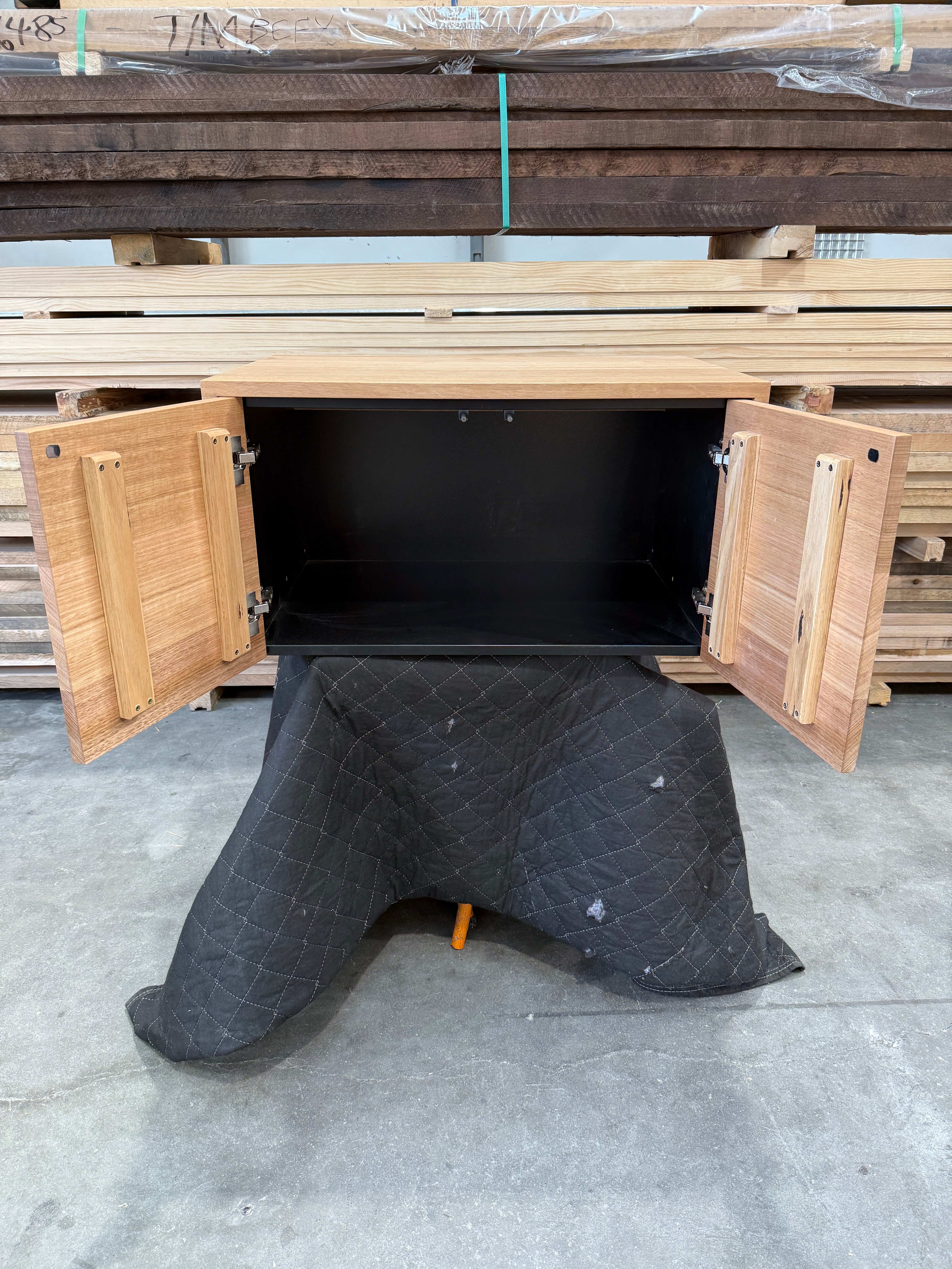 IN STOCK - Yarra Vanity - 600mm - Tas Oak - 2x Door