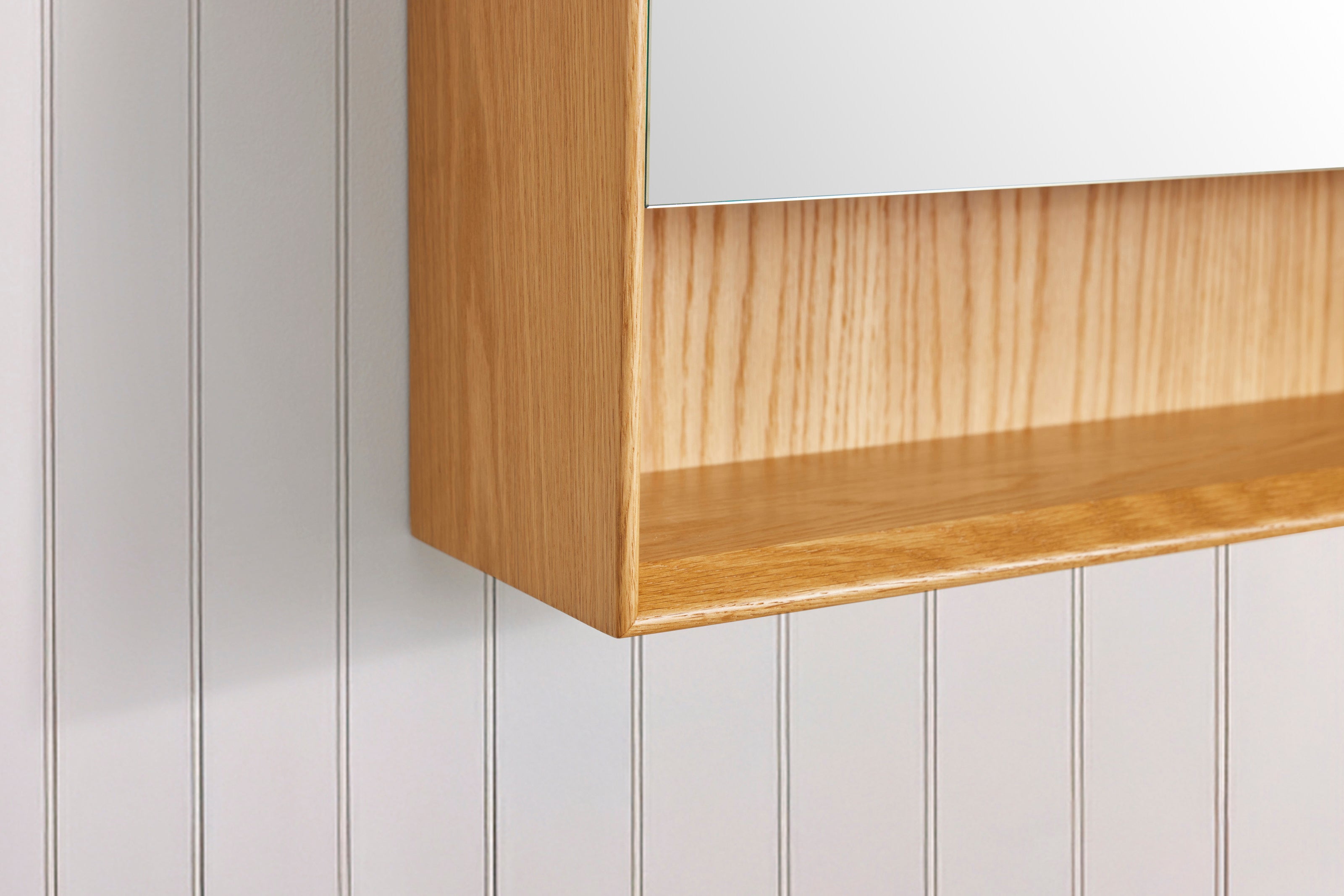 Henne Shaving Cabinet
