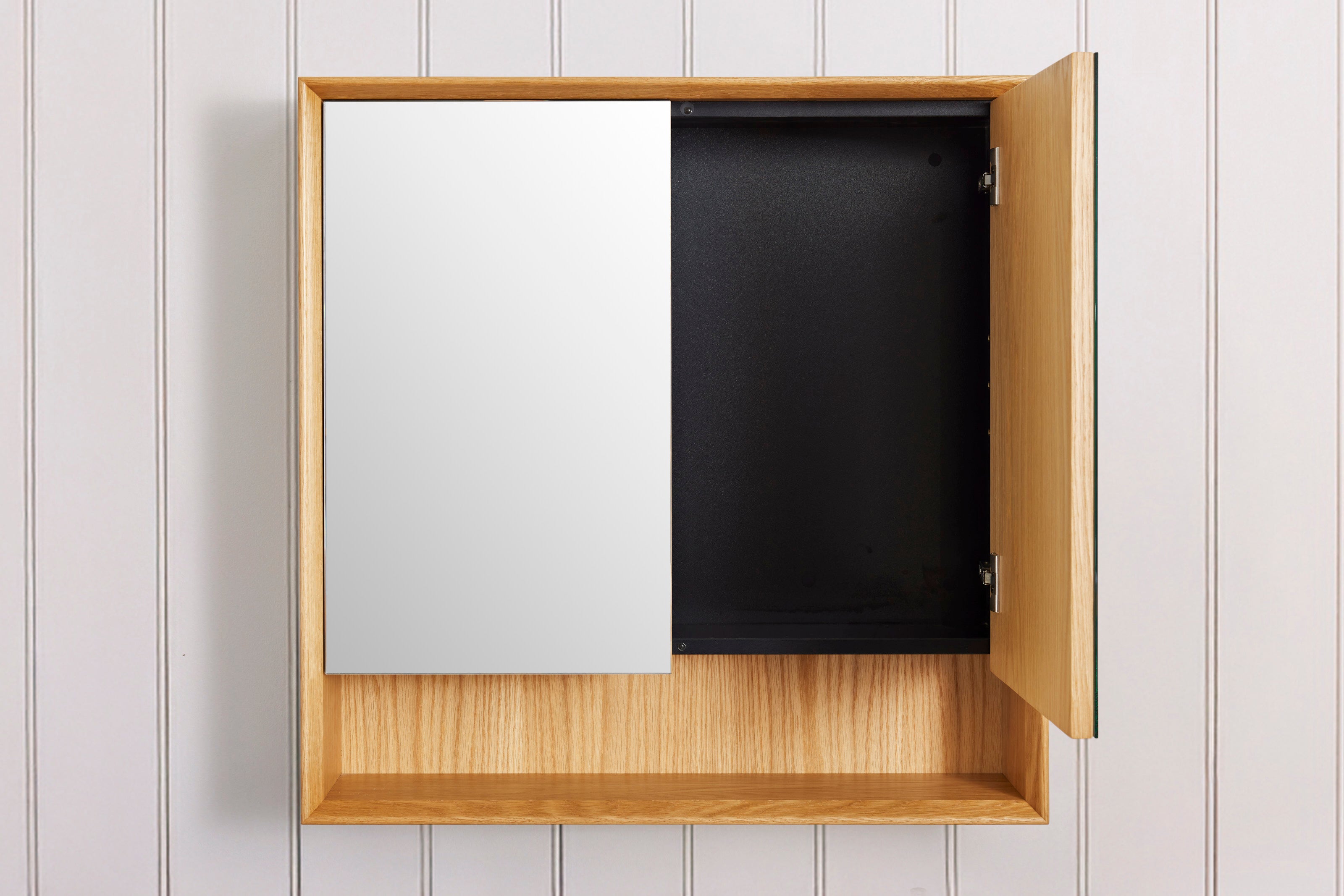 Henne Shaving Cabinet